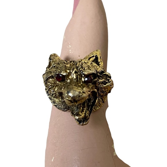 Vintage Wolf Gold Cocktail Ring Rhinestone Eyes - Picture 4 of 4